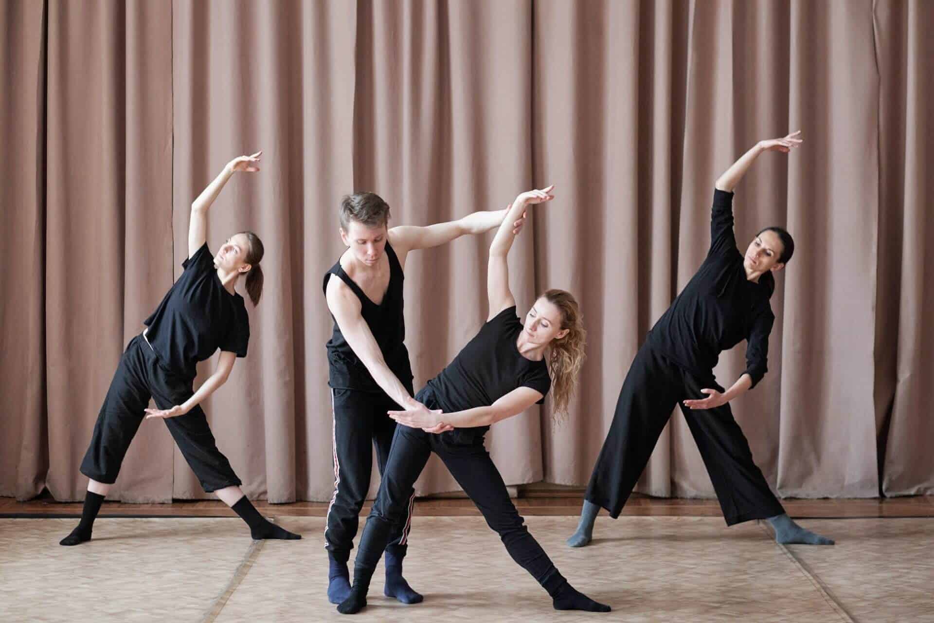 Schedule & Rates for dance classes at the R. Jasmin Dance School