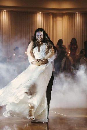 Danse de mariage élégante à l'École de Danse Rachel Jasmin, spectacle de danse professionnelle.